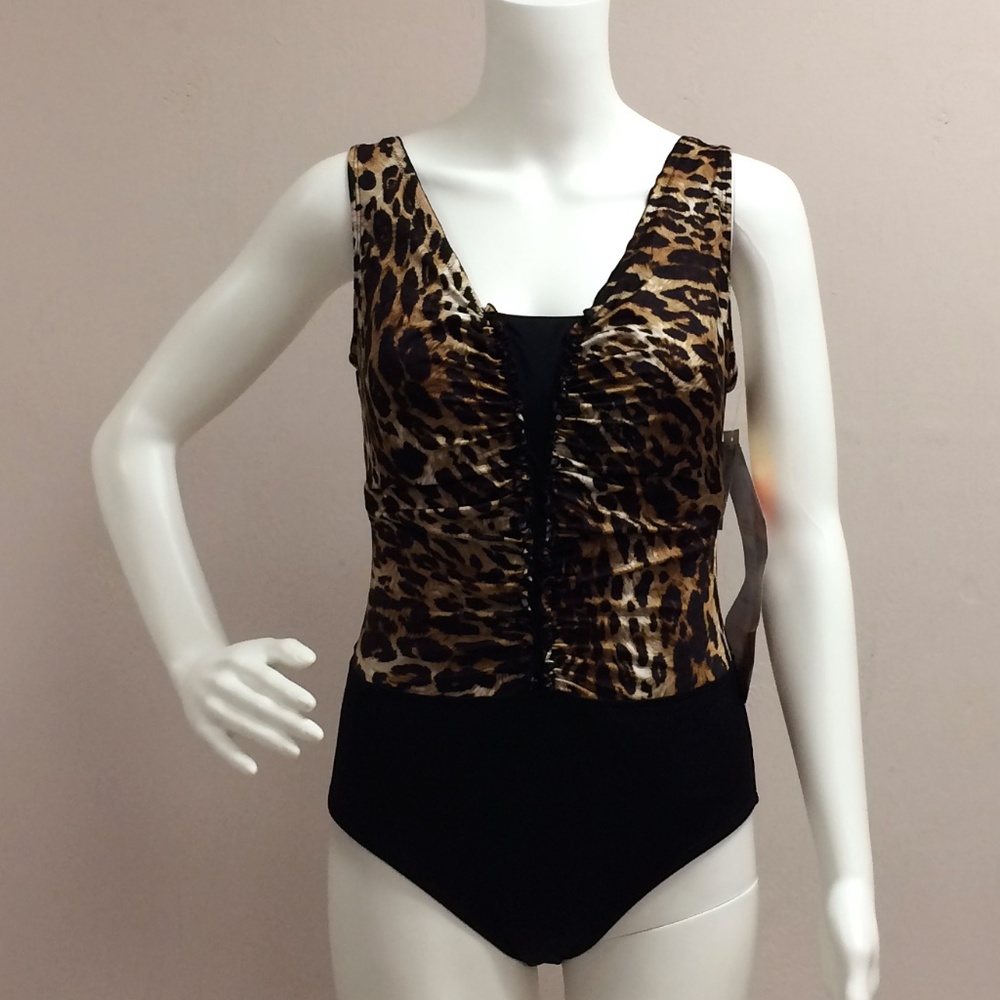 Great Lengths Cheetah Print Swimsuit Size 8 NWT